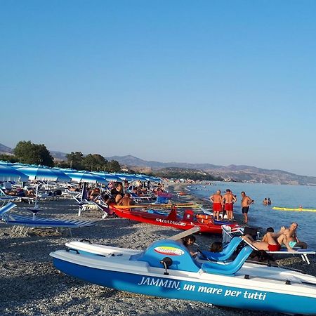 Monolocale Delux, Nel Centro Storico Ed A Pochi Passi Dal Mare Bed & Breakfast Condofuri Marina Bagian luar foto