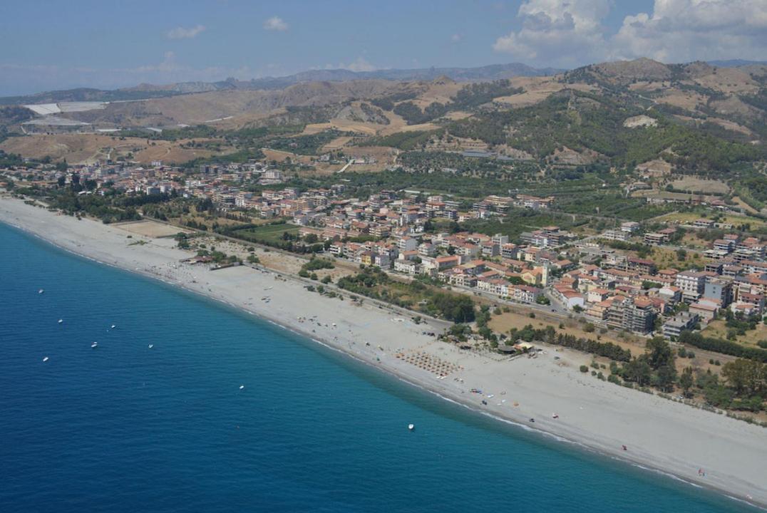 Monolocale Delux, Nel Centro Storico Ed A Pochi Passi Dal Mare Bed & Breakfast Condofuri Marina Bagian luar foto