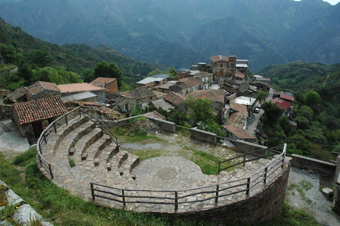 Monolocale Delux, Nel Centro Storico Ed A Pochi Passi Dal Mare Bed & Breakfast Condofuri Marina Bagian luar foto