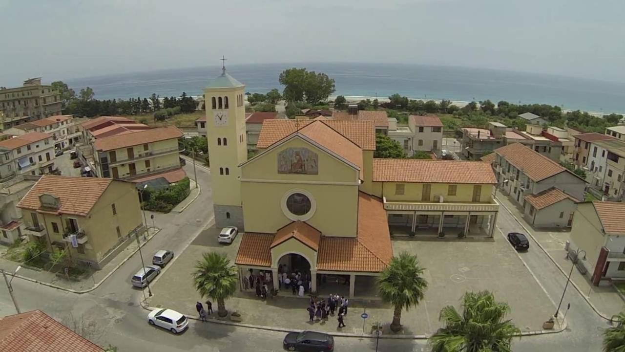 Monolocale Delux, Nel Centro Storico Ed A Pochi Passi Dal Mare Bed & Breakfast Condofuri Marina Bagian luar foto